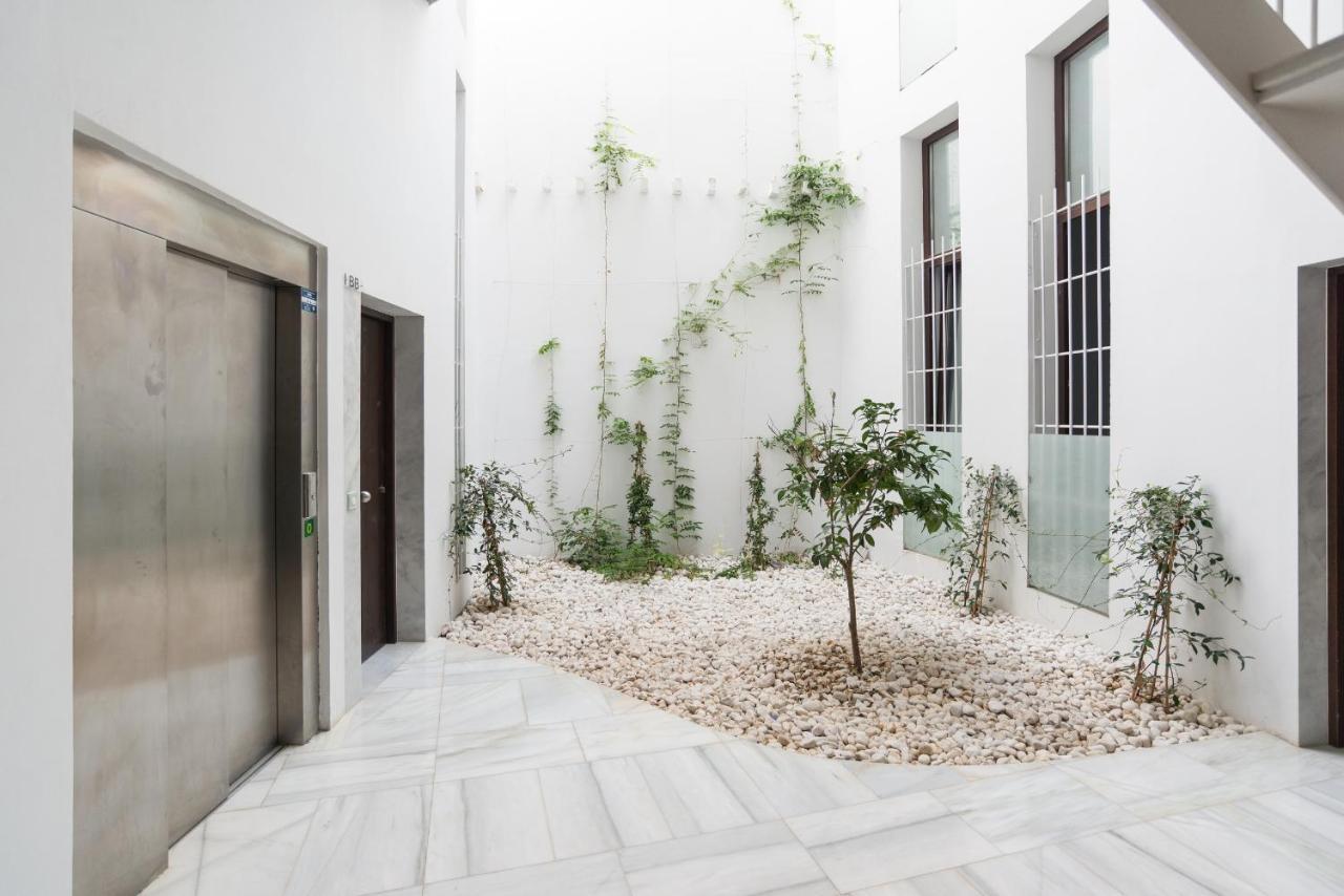 Malaga City Breaks Exterior photo