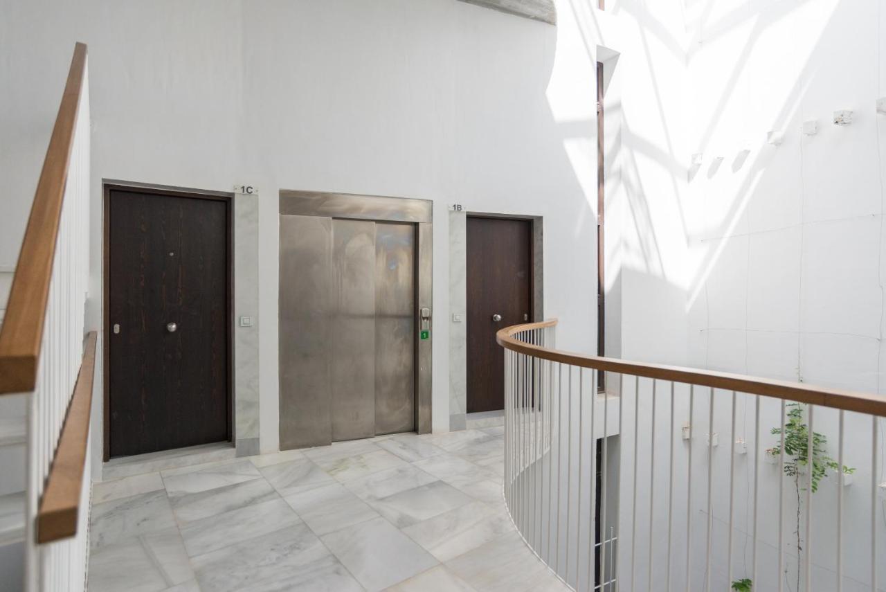 Malaga City Breaks Exterior photo